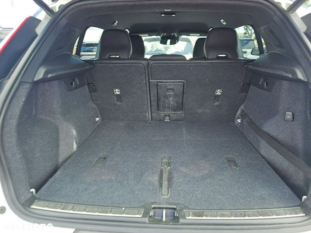 Volvo XC 40 T5 AWD R-Design - 12