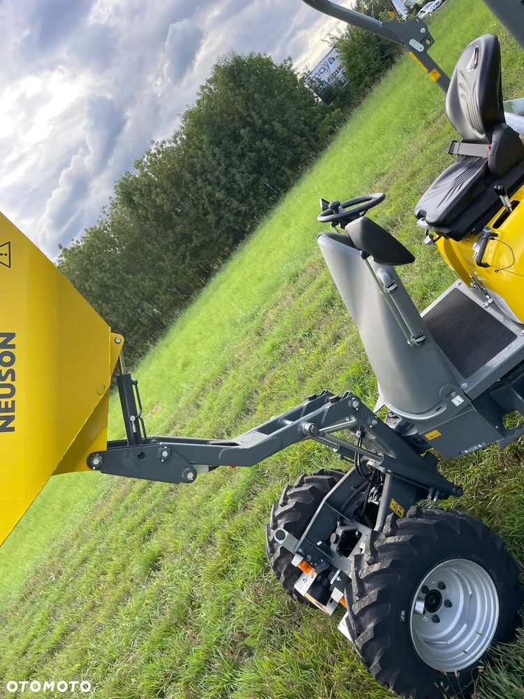 Wacker Neuson D01 1001 Nowe Wozidło Budowlane Rolnicze 4x4. Ładowność 1 tona. Wysokie podnoszenie+KIPER Wysoki! Maszyna sprowadzona z Norwegii. Jest to nowa maszyna przebieg 4.4 mtg.  Kupione w Norweskim salonie z Ekspozycji sklepowej! Stało tylko na pokaz! Silnik Yanmar 3cyl. Potężna moc a maszyna bardzo mała i zwinna. Szybka wolna jazda. Oświetlenie rozbudowane. Wielka Okazja! Jazda Rewers. Hydrostatic! Wielka Okazja - 31