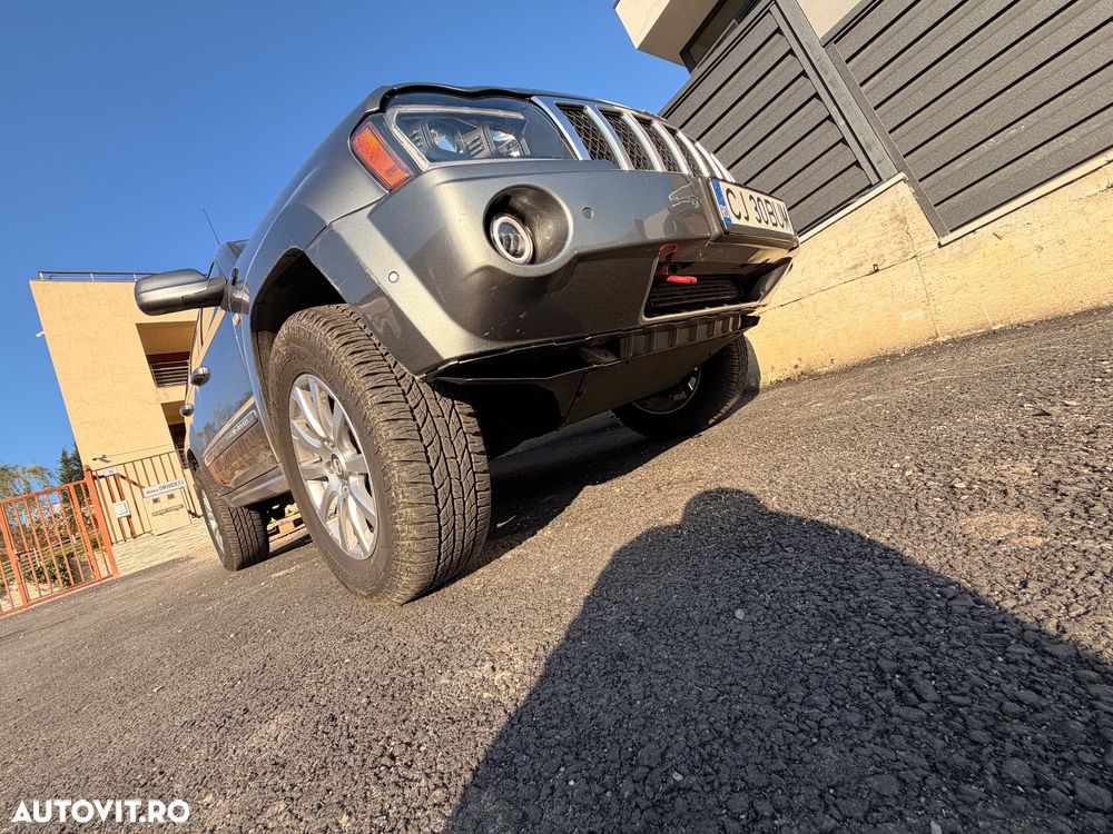 Jeep Grand Cherokee - 30