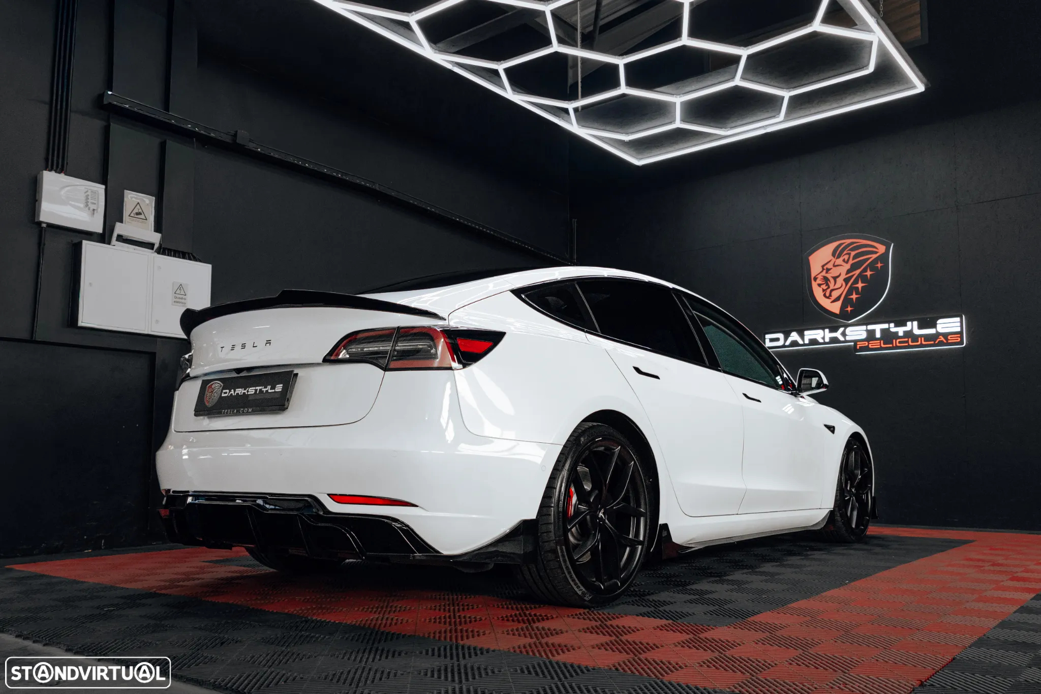 Tesla Model 3 Standard Range Plus RWD - 3