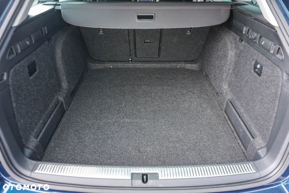 Skoda Superb 2.0 TDI SCR Style DSG - 32