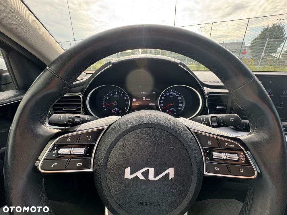 Kia XCeed - 11