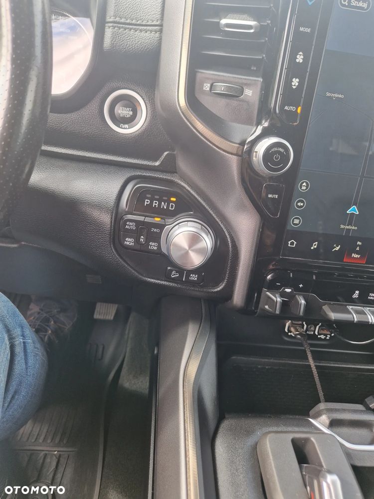 Dodge RAM - 16