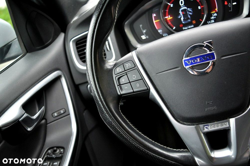 Volvo V60 D3 Drive-E R-Design Momentum - 16