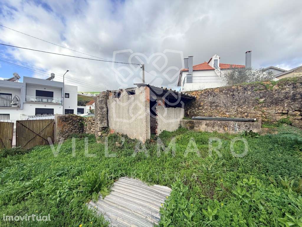 Casa térrea por recuperar com cerca de 168m2 e logradouro com 2500m2. - Grande imagem: 4/20