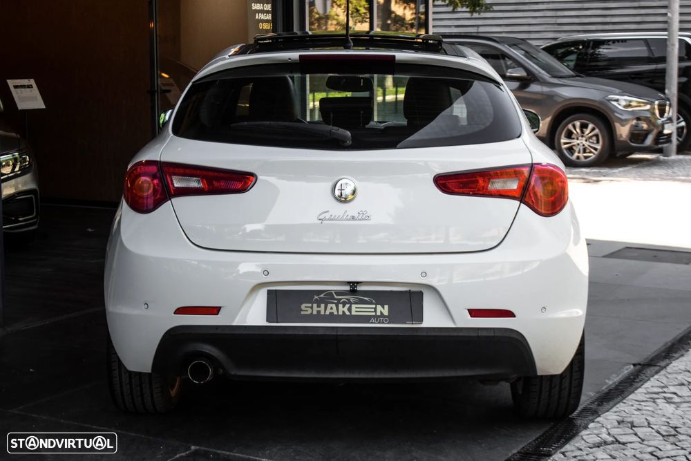 Alfa Romeo Giulietta 1.6 JTDM Distinctive - 9