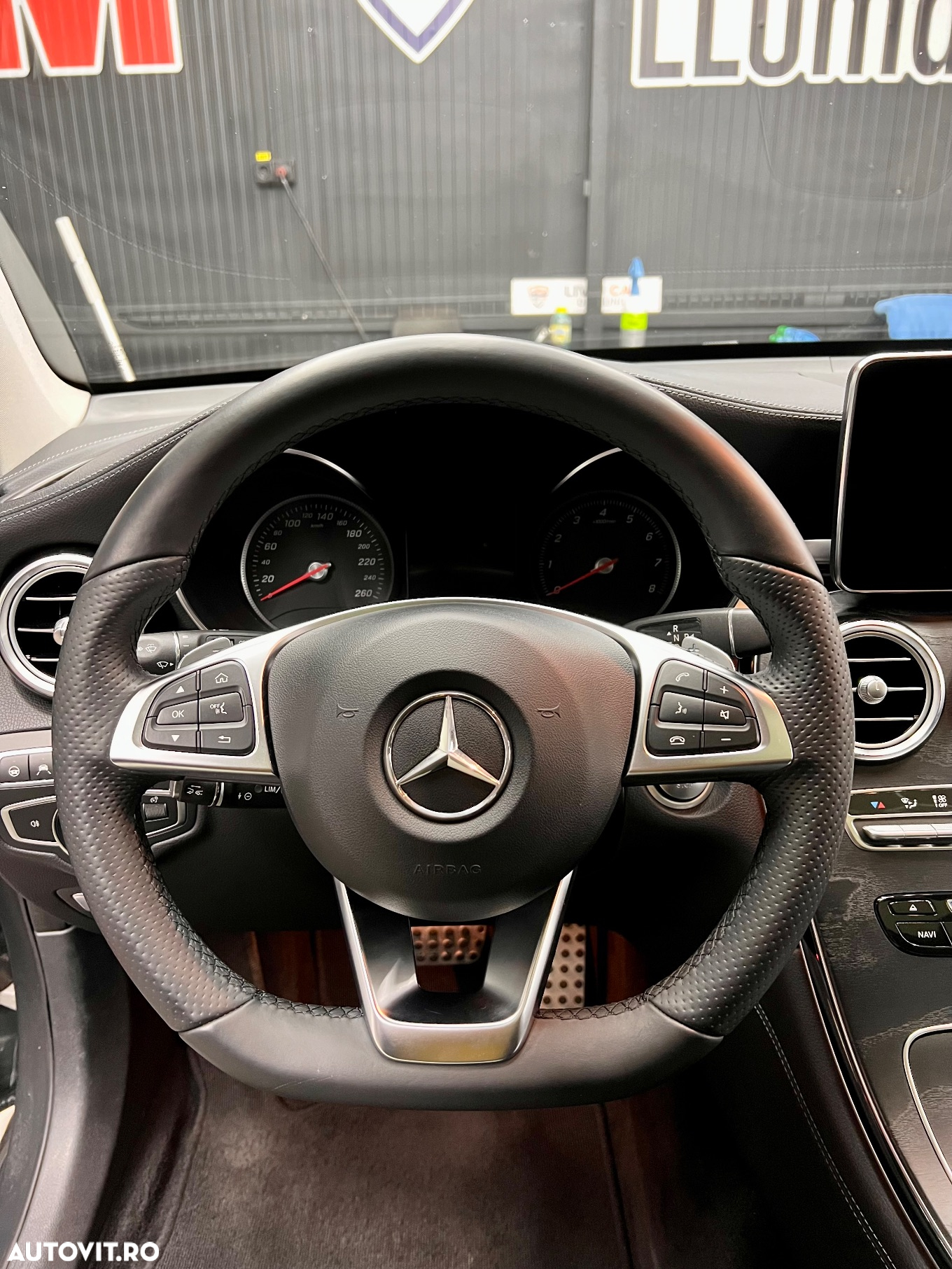 Mercedes-Benz GLC 300 4Matic 9G-TRONIC - 9