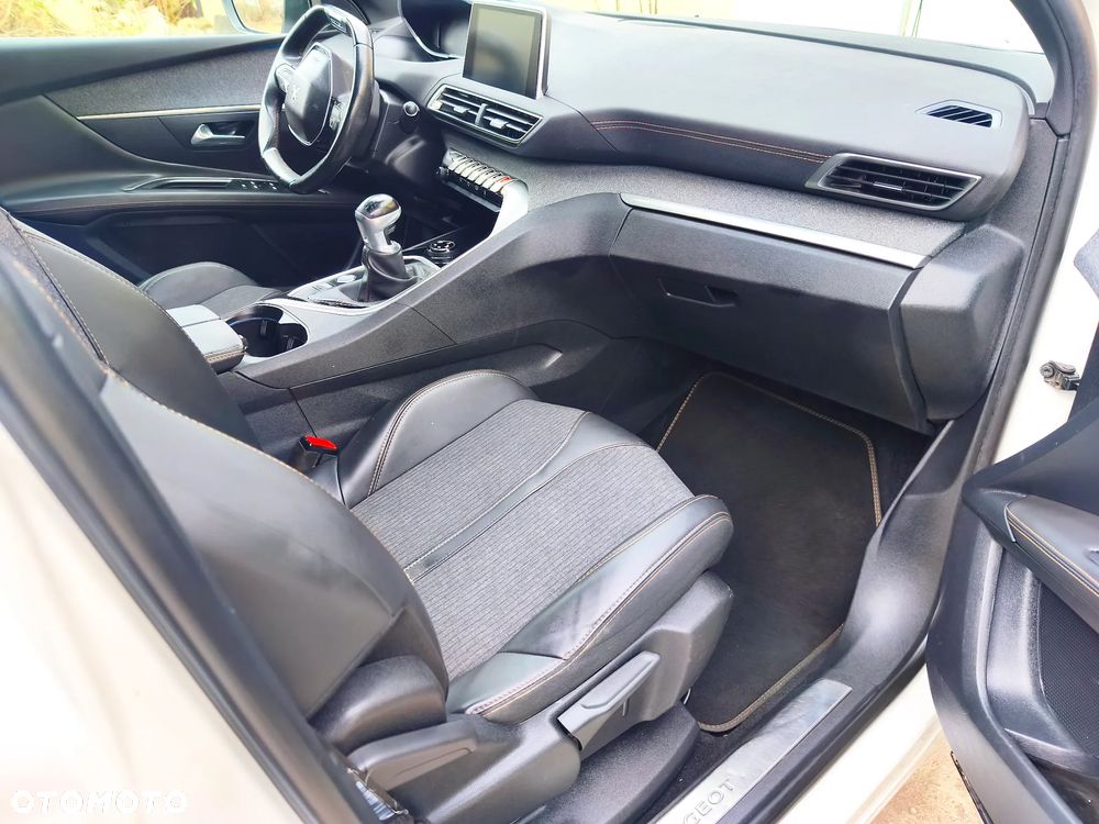 Peugeot 3008 2.0 BlueHDi Allure - 32