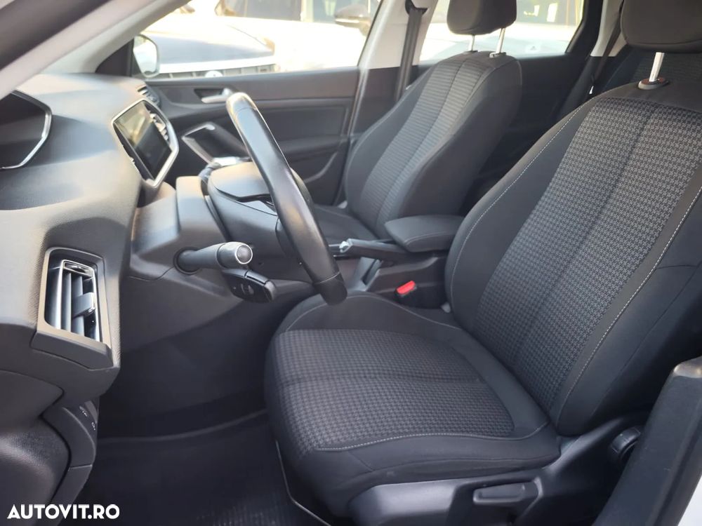 Peugeot 308 SW 1.2 L PureTech Turbo S&S Active - 13