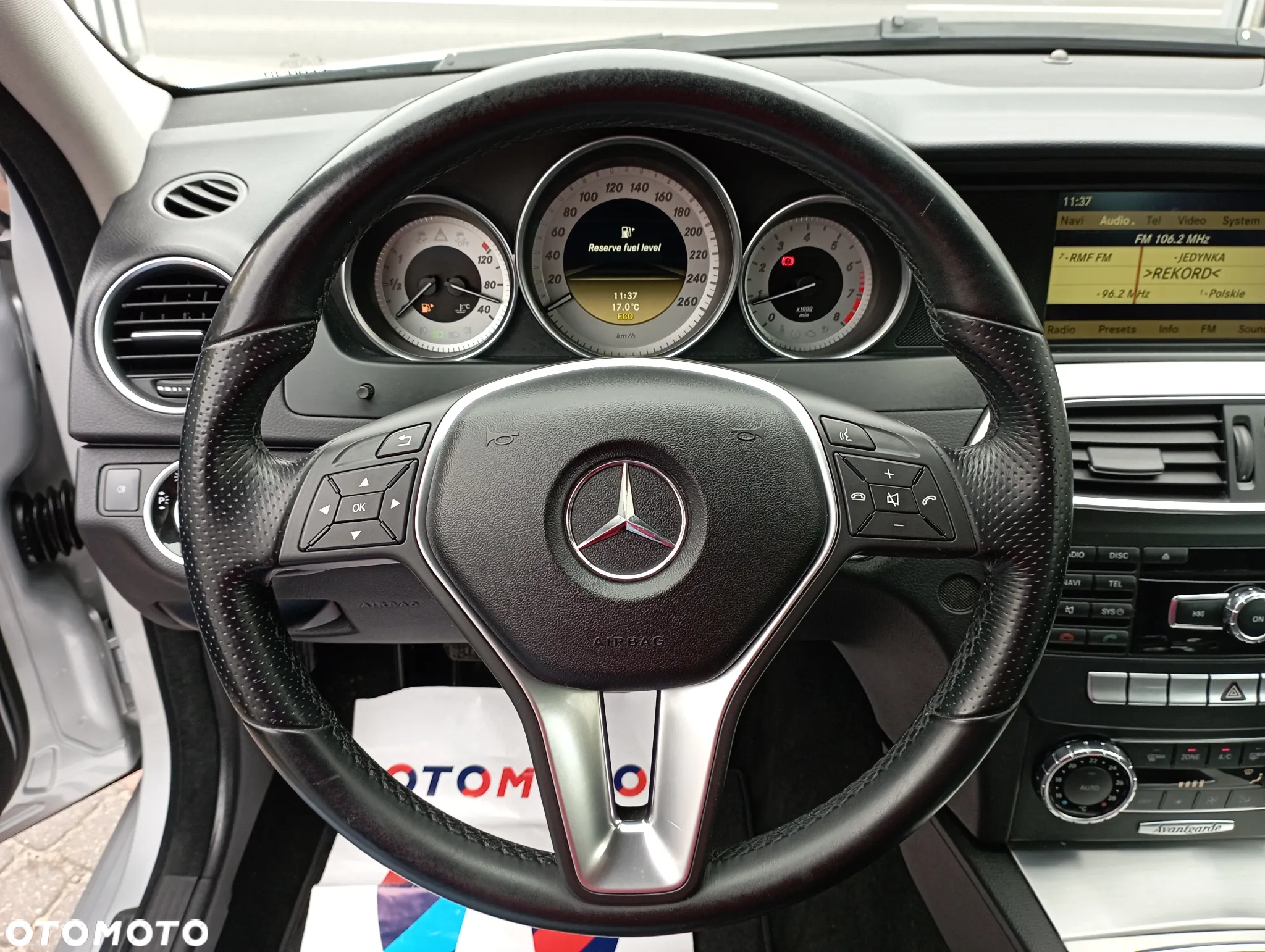 Mercedes-Benz Klasa C 180 CGI BlueEff Avantgarde - 12