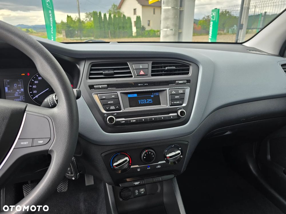 Hyundai i20 - 23