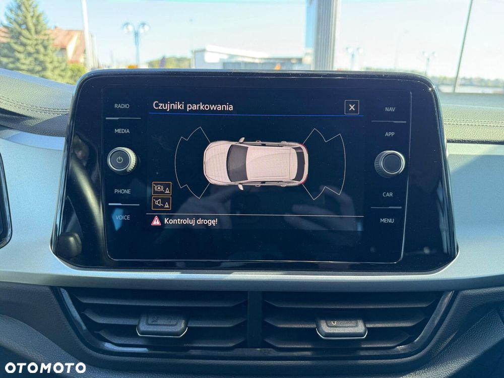 Volkswagen T-Roc 1.5 TSI Life - 24