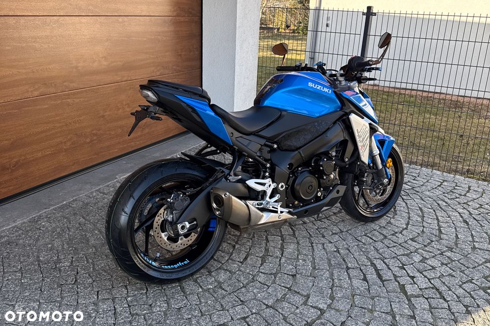Suzuki GSX - 3