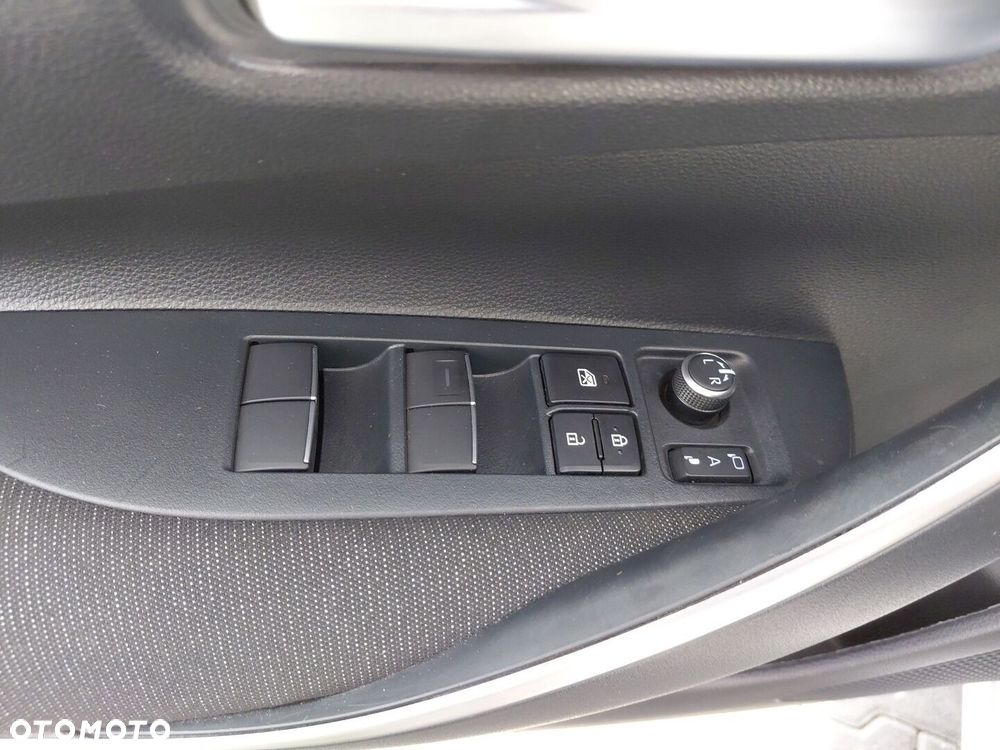 Toyota Corolla 1.8 Hybrid Comfort - 20