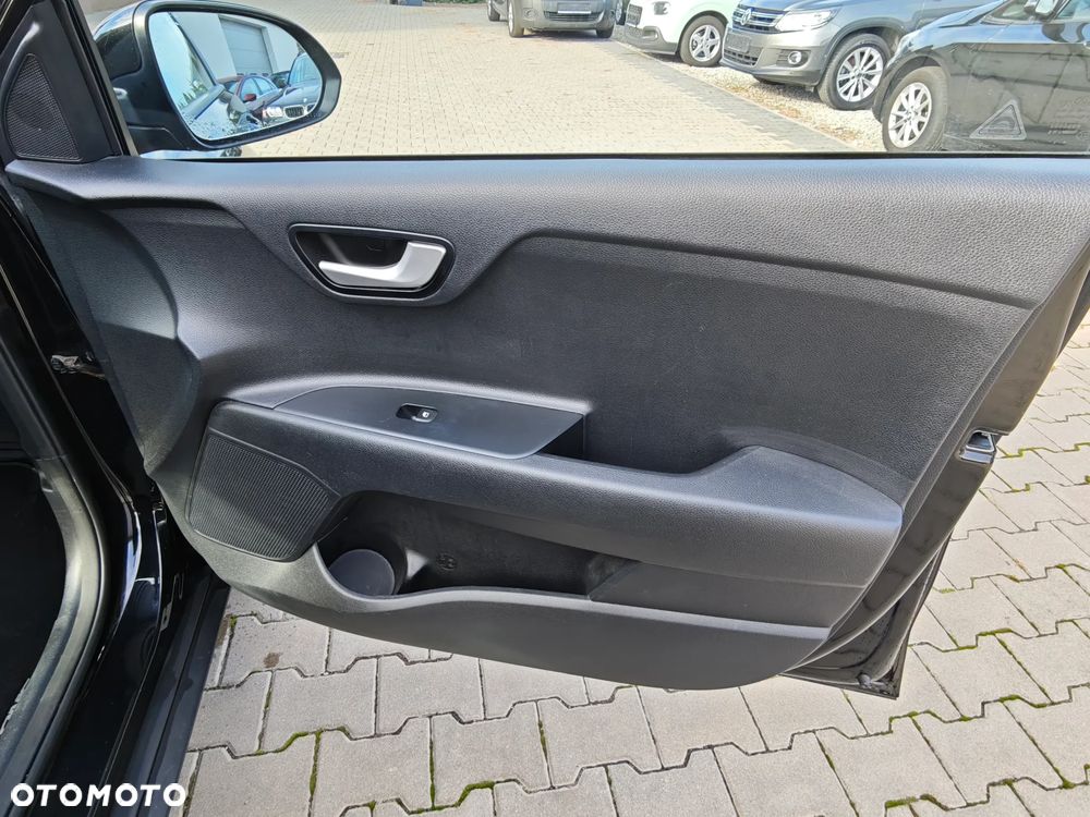 Kia Stonic 1.2 L - 19
