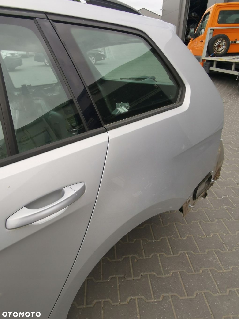 BŁOTNIK TYŁ LEWY VW GOLF VII 7 KOMBI ĆWIARTKA SREBRNY LA7W - 1