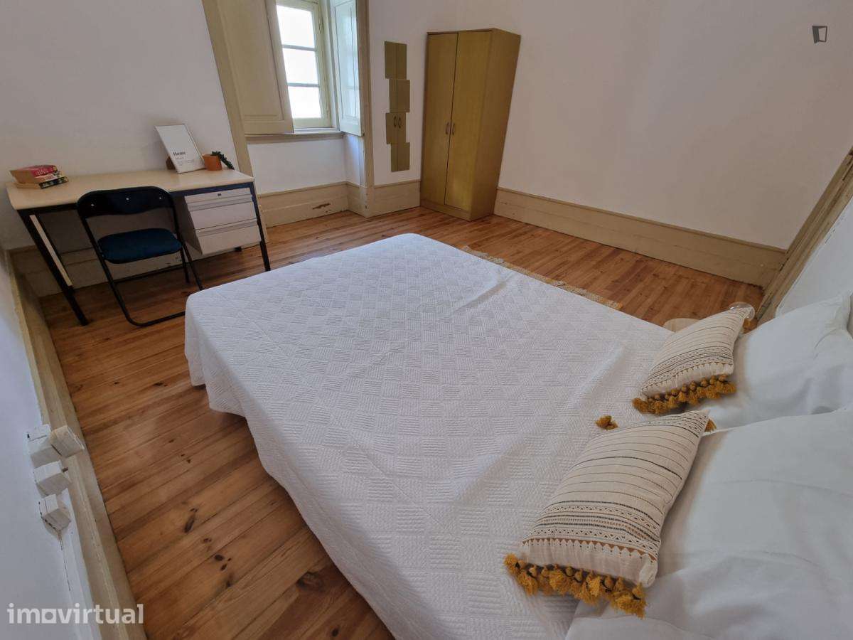 Apartamento com 4 quartos - localizado em Montes Claros Coimbra - Grande imagem: 5/23