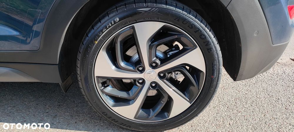 Hyundai Tucson blue 1.7 CRDi 2WD DCT Premium - 30