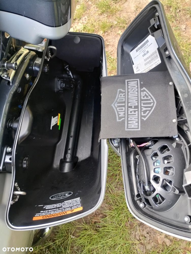 Harley-Davidson CVO Street Glide - 19
