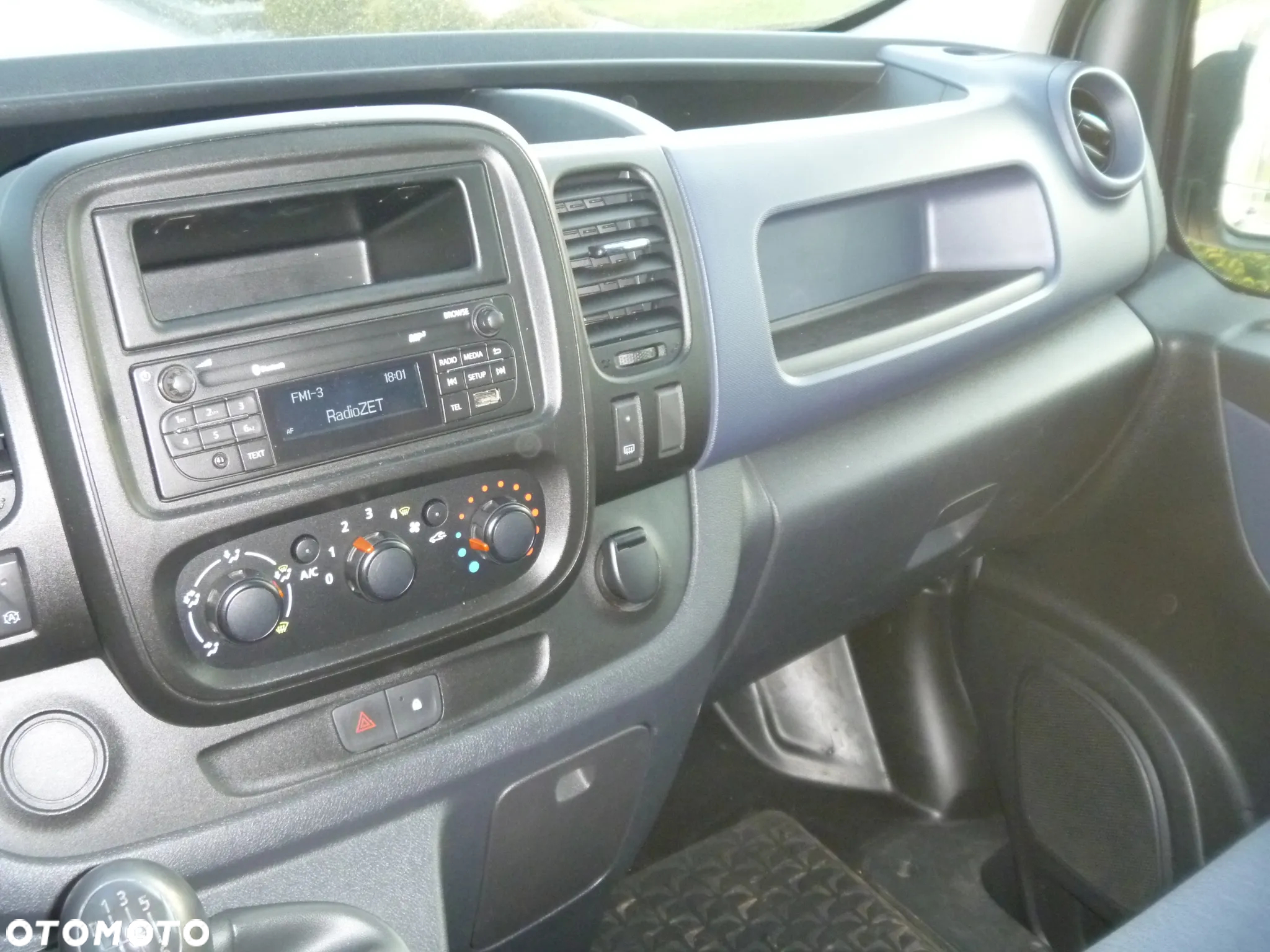 Opel VIVARO - 14