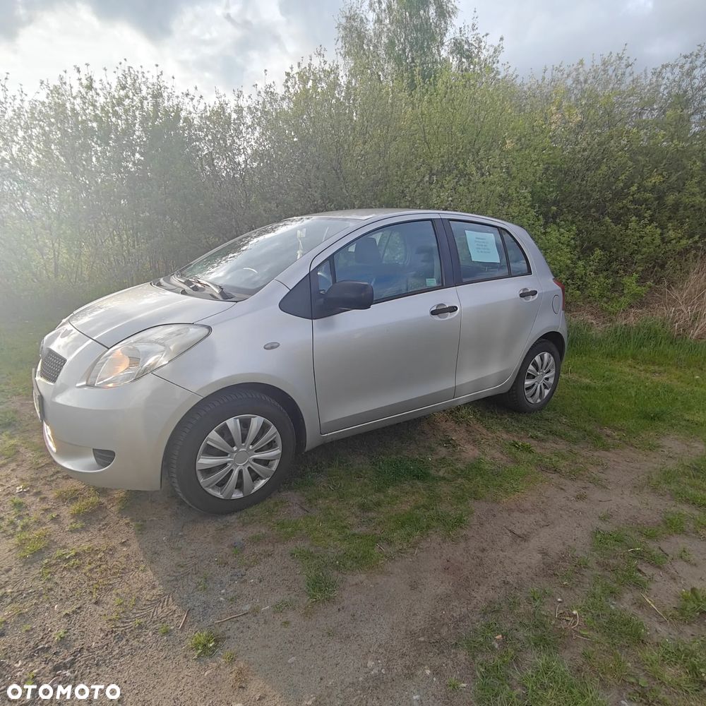 Toyota Yaris - 1