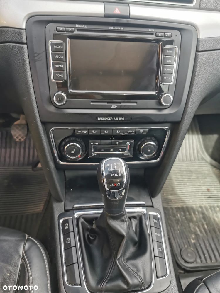 Skoda Superb 2.0 TDI 4x4 Platinum - 9