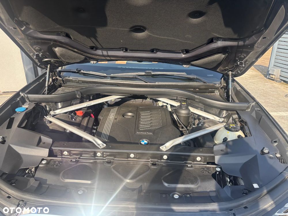 BMW X7 xDrive40i - 12