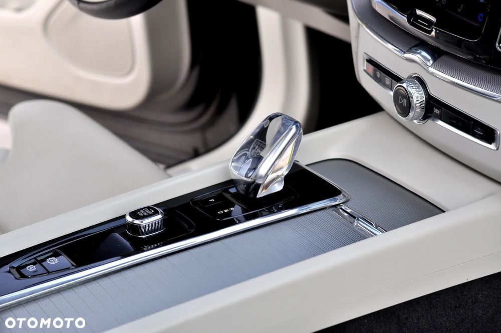 Volvo XC 60 T6 AWD Recharge Geartronic Inscription - 33