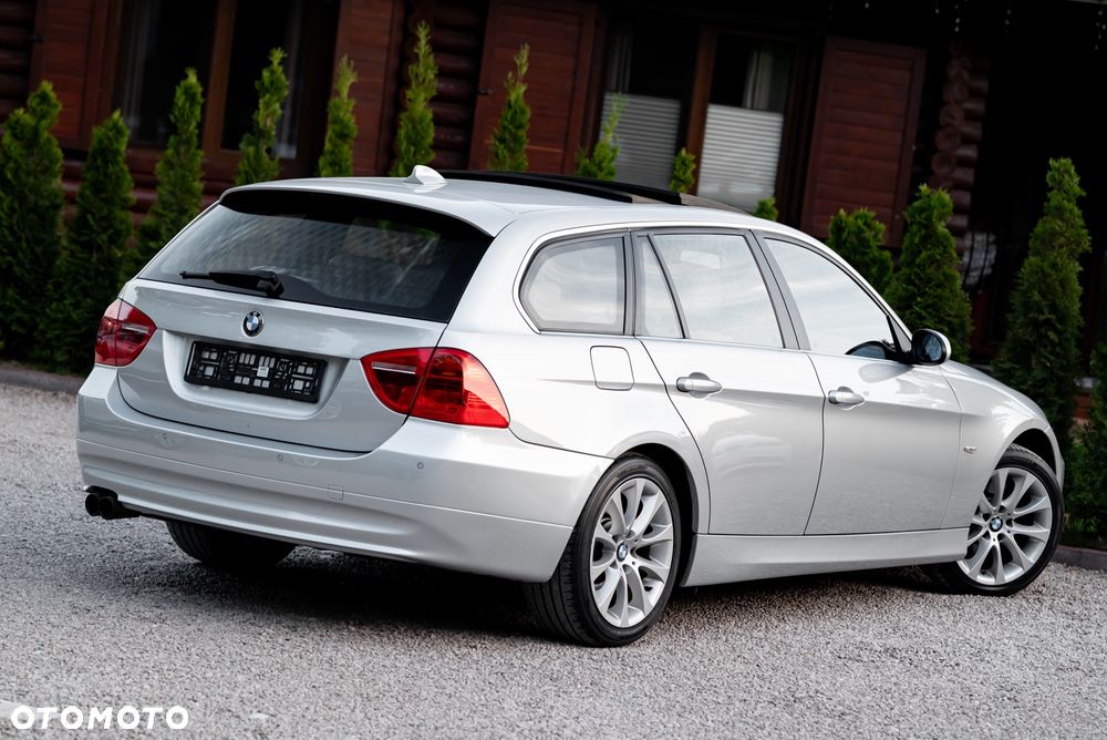 BMW Seria 3 330xi - 13