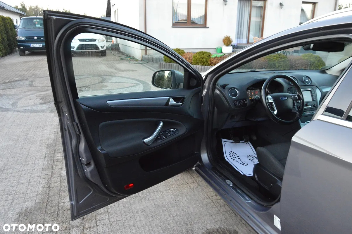 Ford Mondeo 2.0 TDCi Titanium - 24