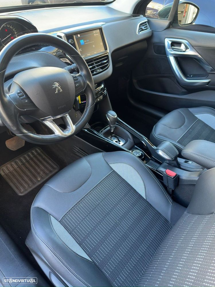 Peugeot 2008 1.2 PureTech Allure EAT6 - 8