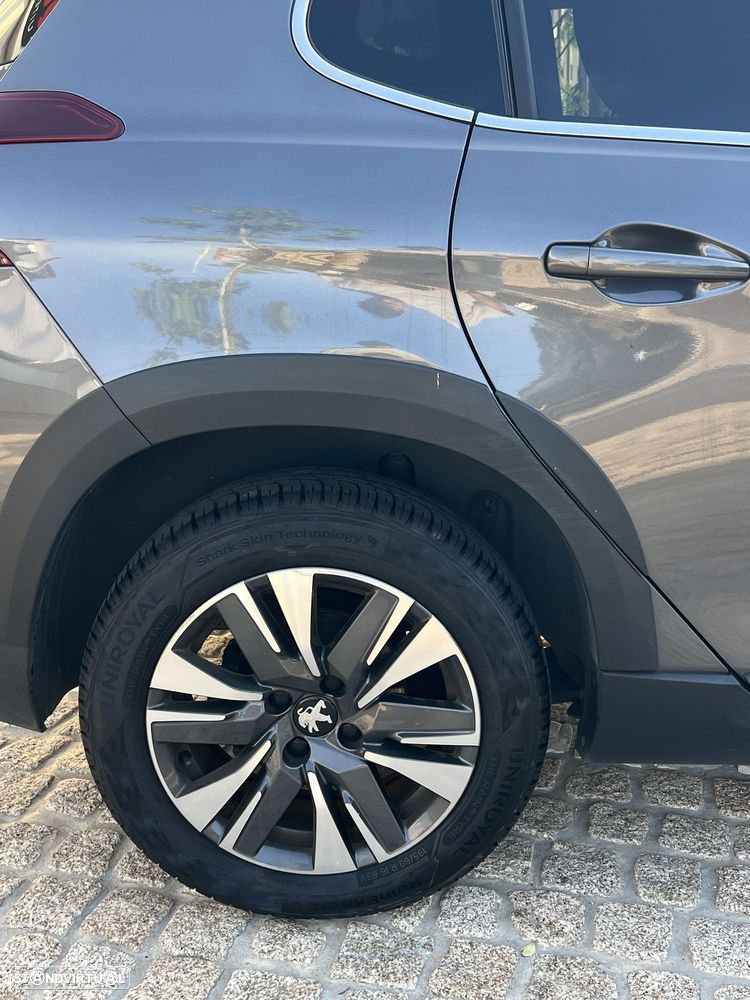 Peugeot 2008 1.2 PureTech Allure EAT6 - 17