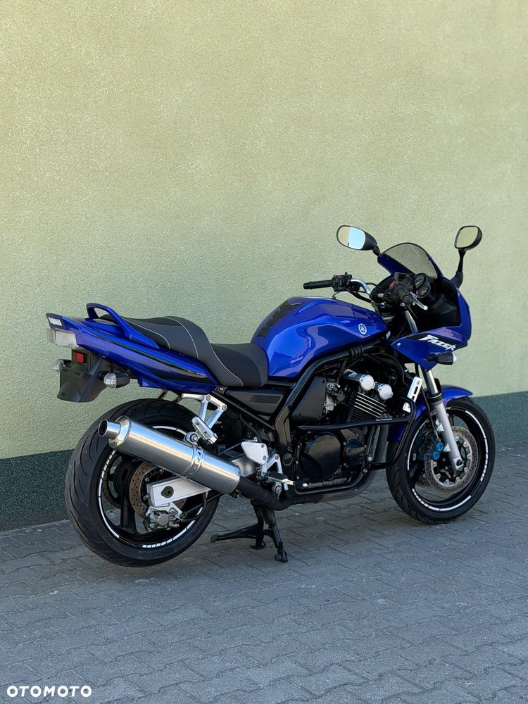 Yamaha FZS - 10