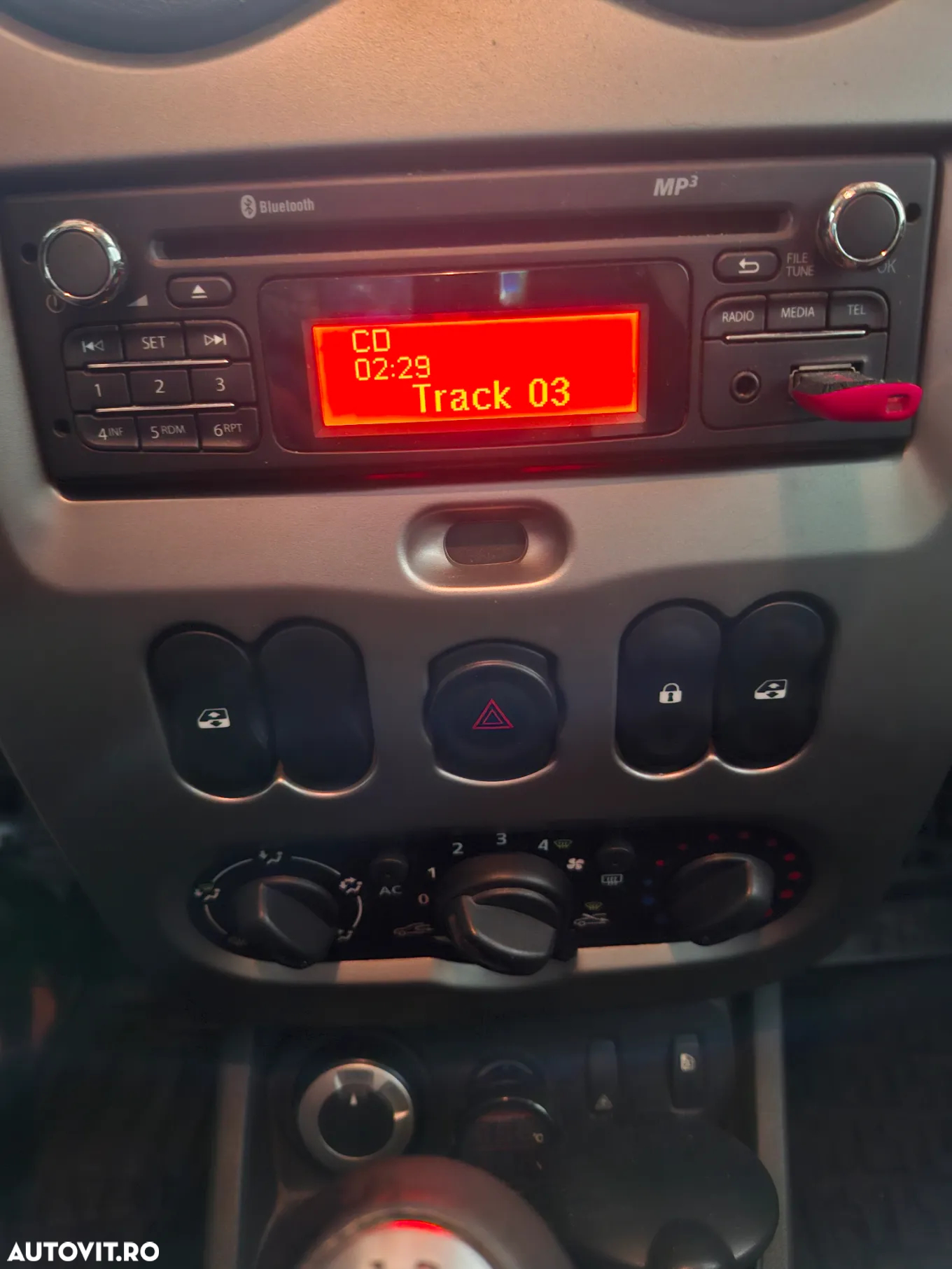 Dacia Duster 1.6 4x4 Prestige - 13