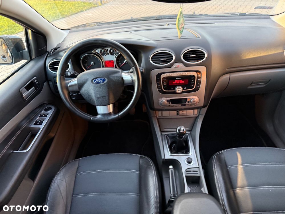 Ford Focus 1.8 Sport - 20