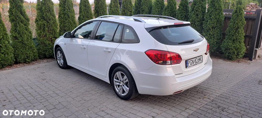 Chevrolet Cruze Station Wagon 1.6 LS+ - 13