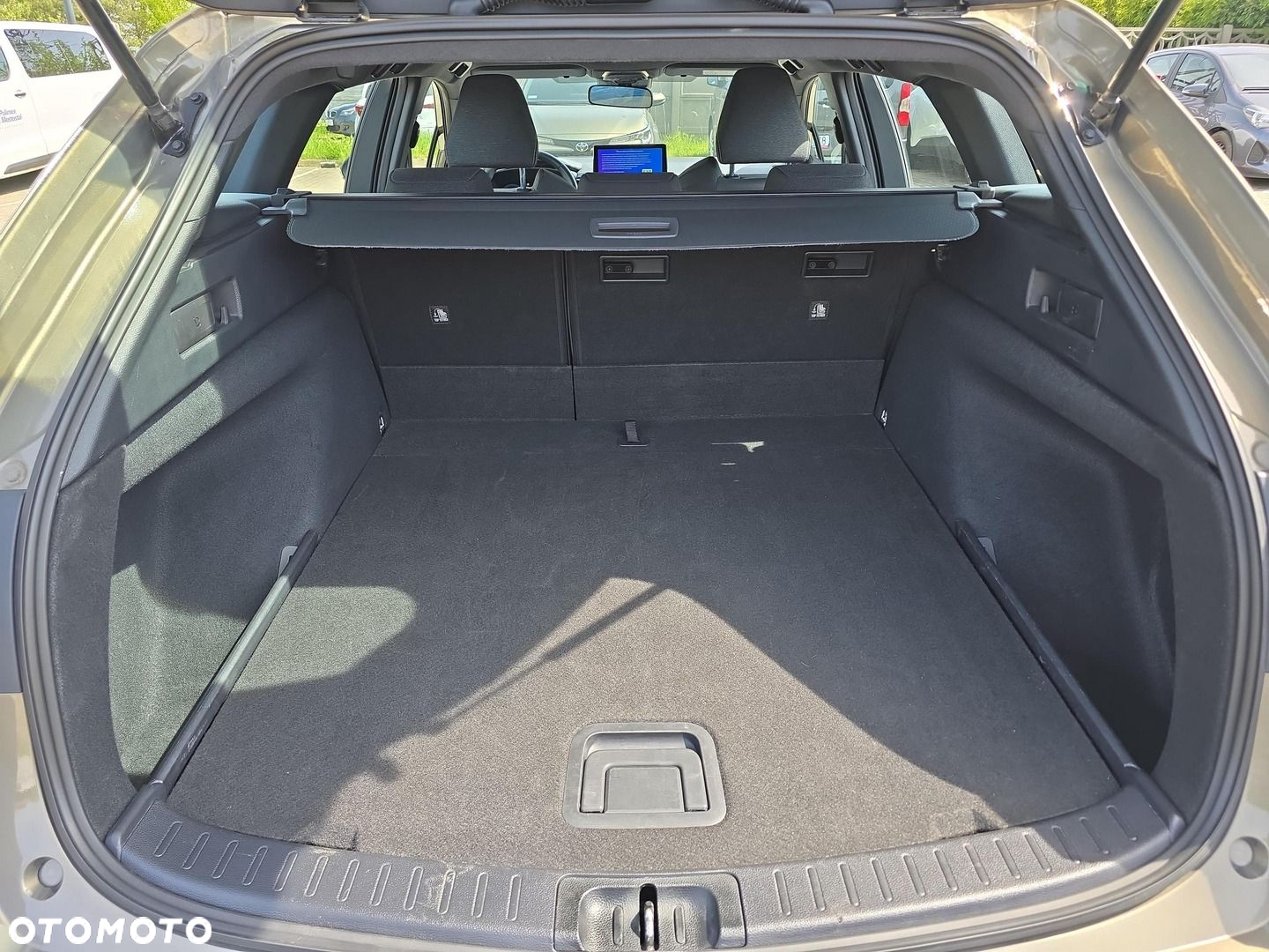 Toyota Corolla - 12