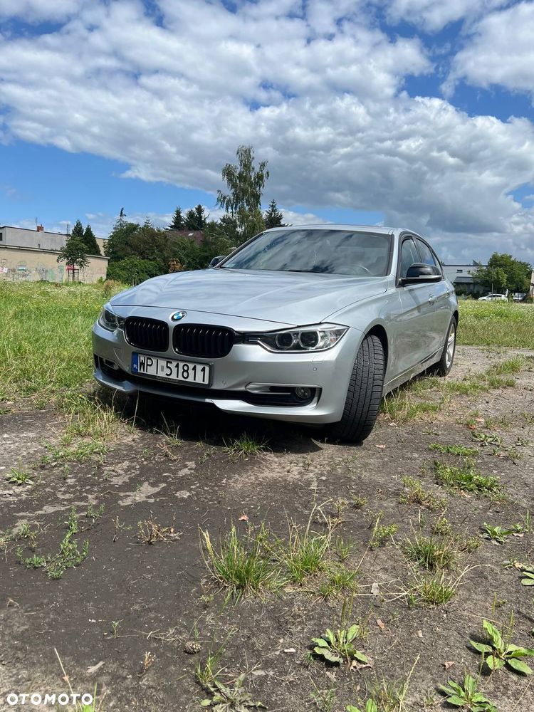 BMW Seria 3 328i Sport Line - 2