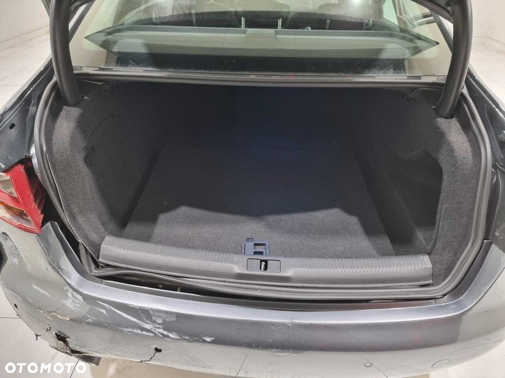 Audi A4 Limousine - 14