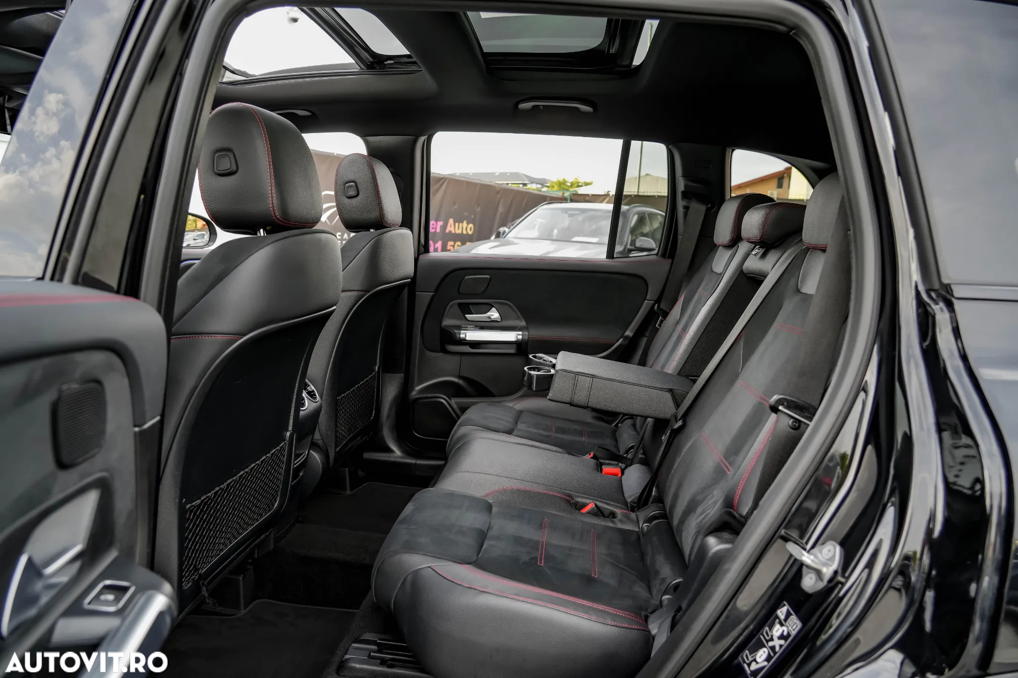 Mercedes-Benz GLB 200 7G-DCT AMG Line - 24