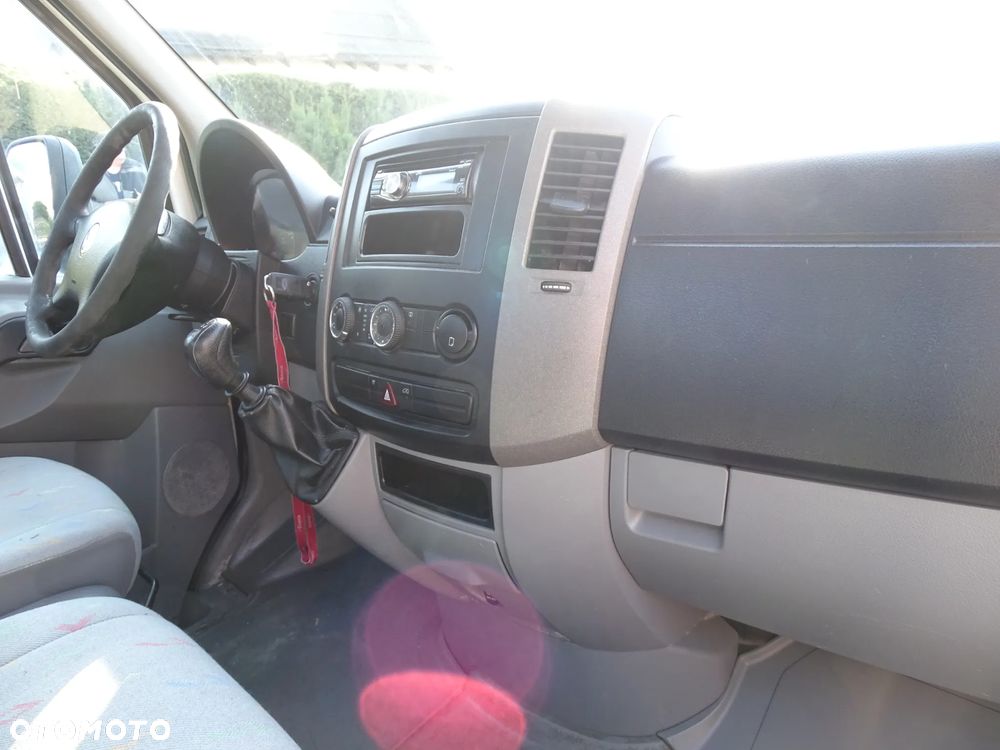 Volkswagen CRAFTER 2,5 TDI -136 KM -klimatyzacja ,skrzyniowy, blizniaki , 73.000 tkm  super stan ! - 10