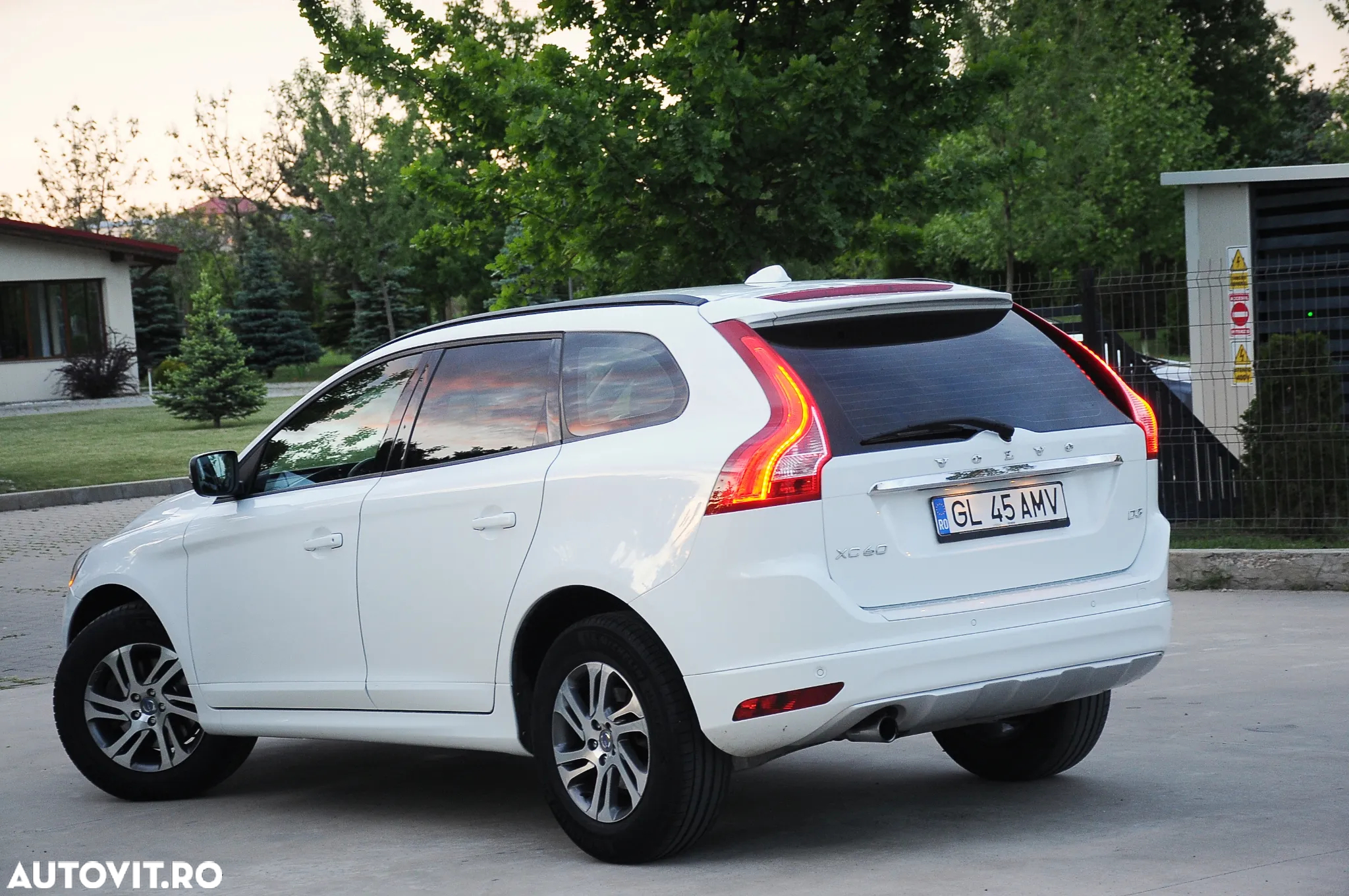 Volvo XC 60 D3 Kinetic - 4