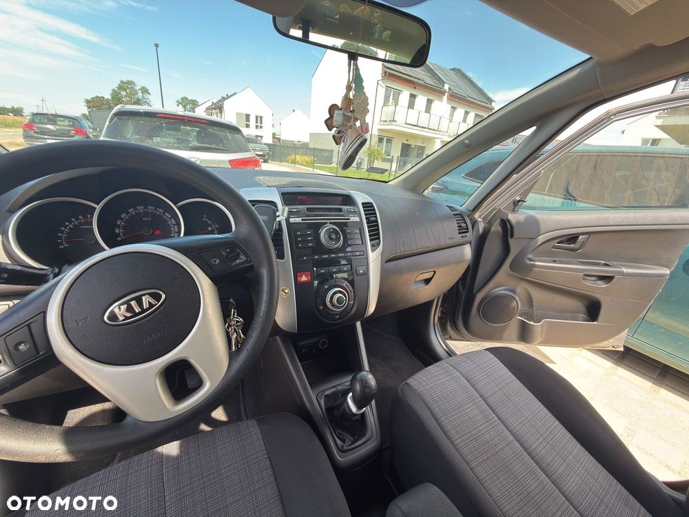 Kia Venga - 6