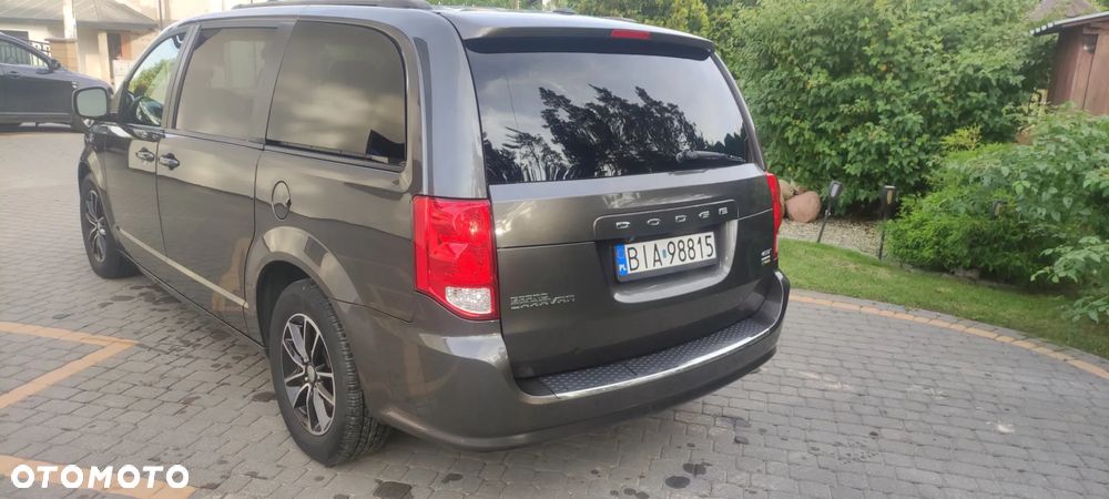 Dodge Grand Caravan - 14