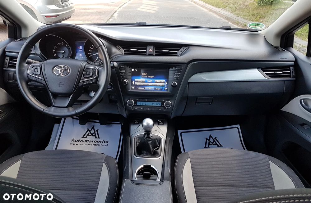 Toyota Avensis Touring Sports 1.8 Team Deutschland - 8
