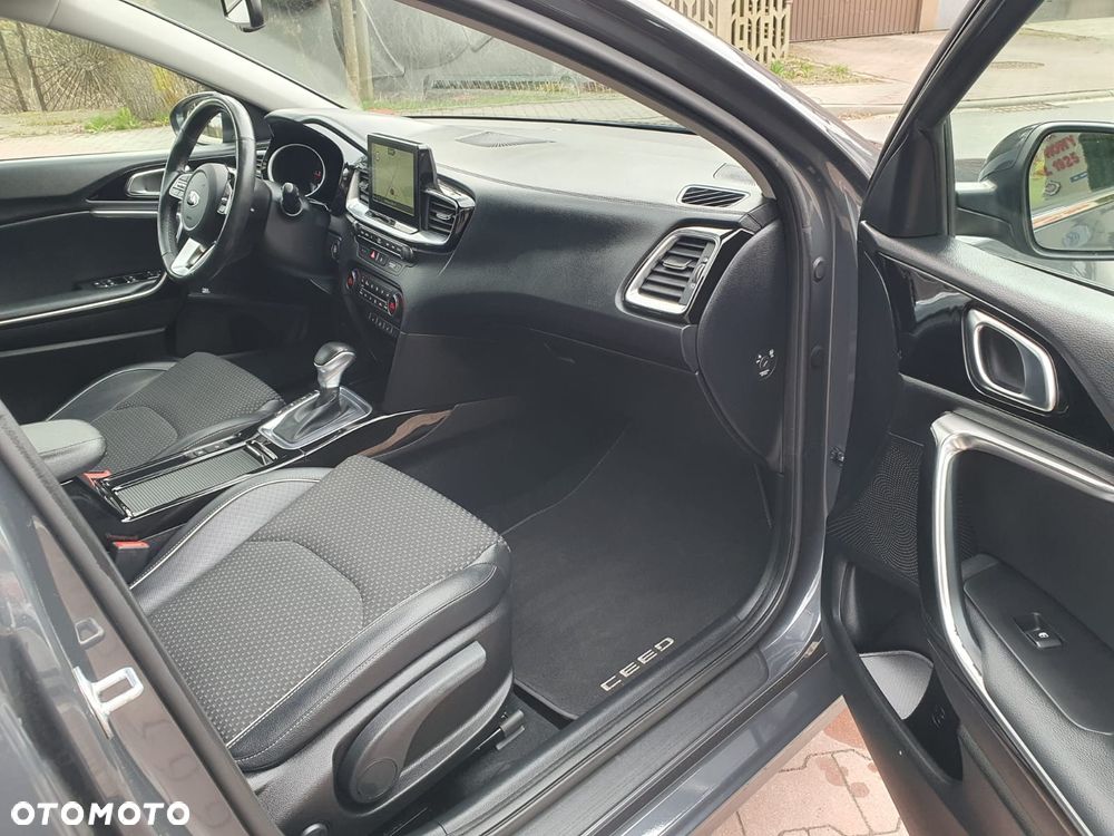 Kia Ceed 1.6 CRDi DCT Spirit - 13