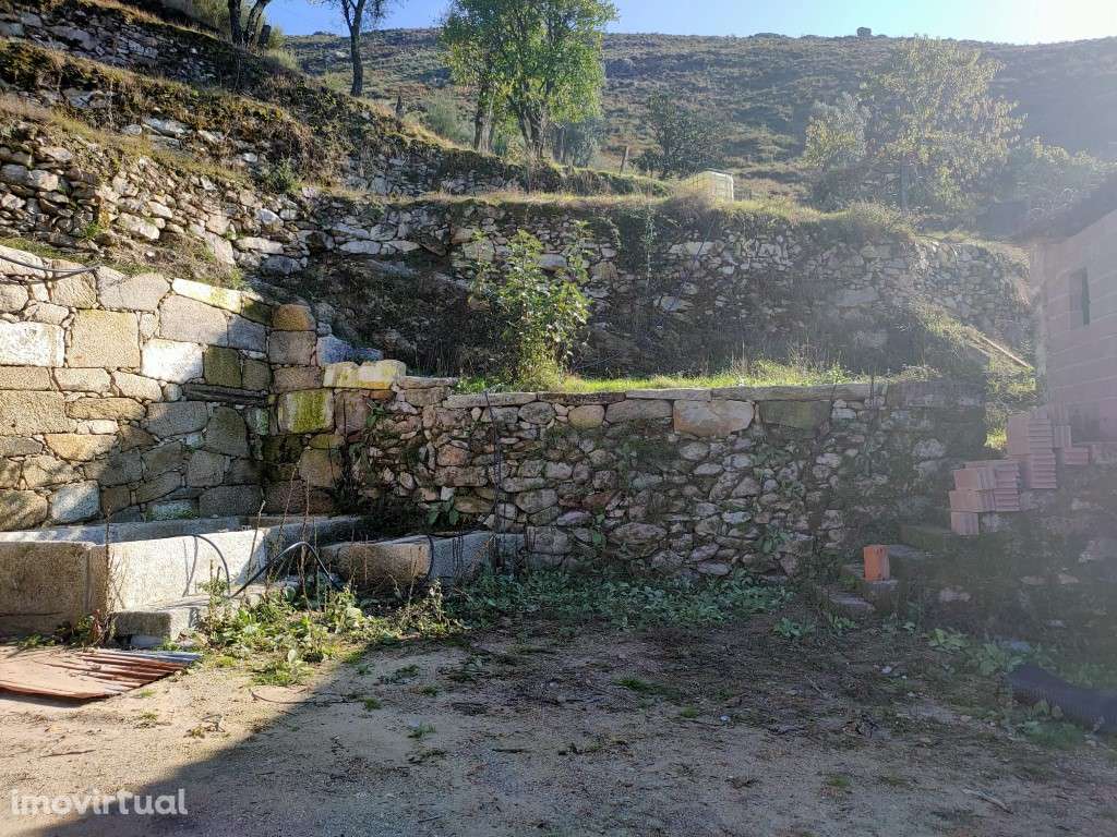 Moradias por recuperar - Grande imagem: 5/16