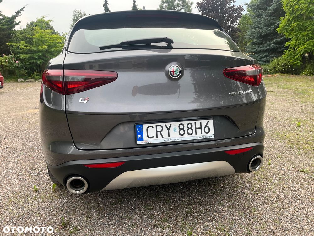 Alfa Romeo Stelvio 2.0 Turbo Sprint Q4 - 4