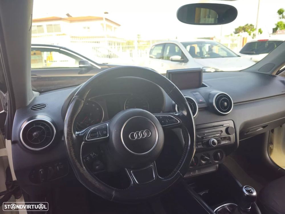 Audi A1 1.2 TFSI Attraction - 8