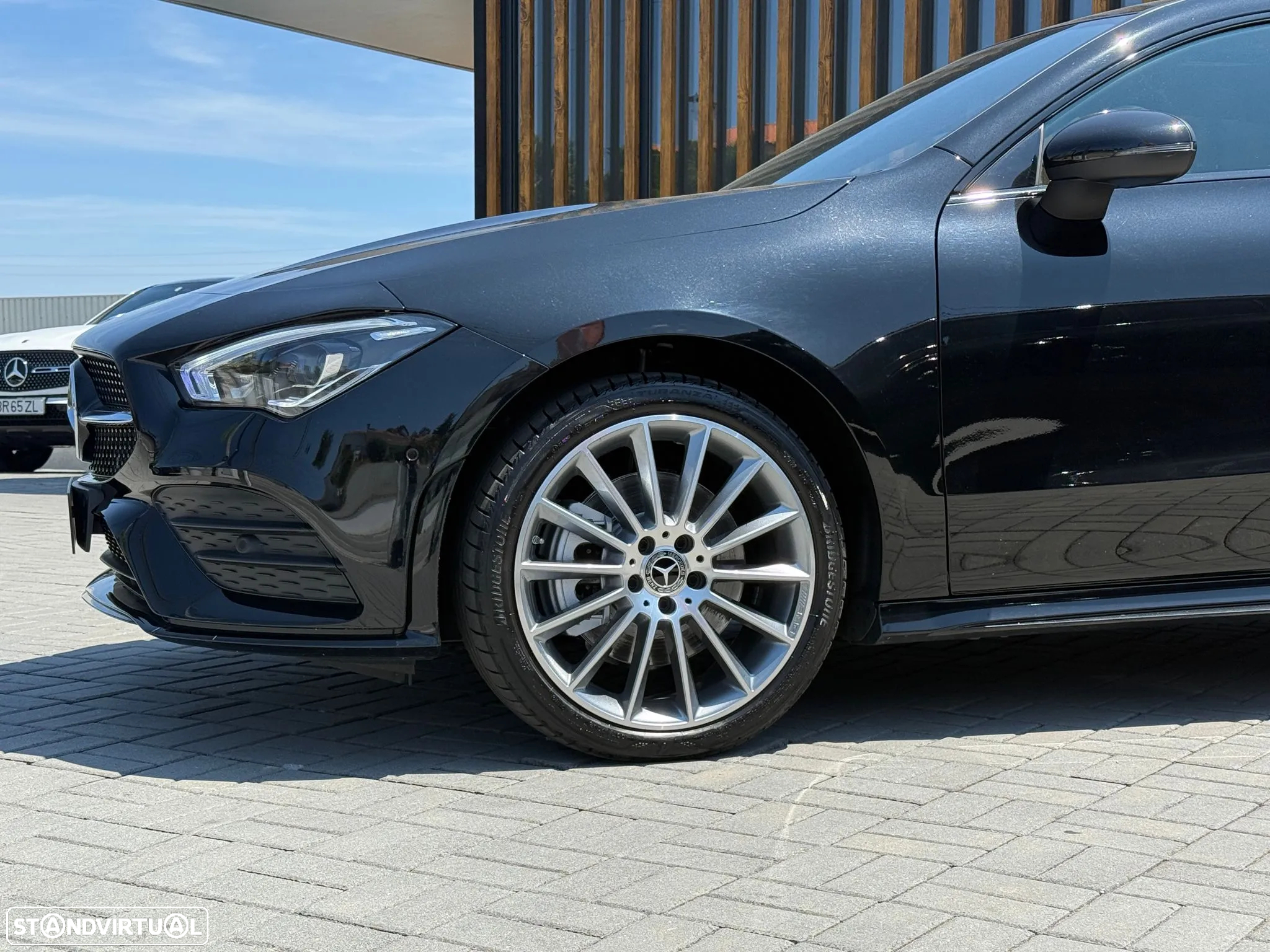 Mercedes-Benz CLA 250 e Shooting Brake AMG Line - 12